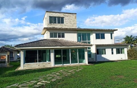 Casa fora de condomínio