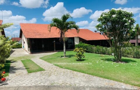 Casa em condomínio