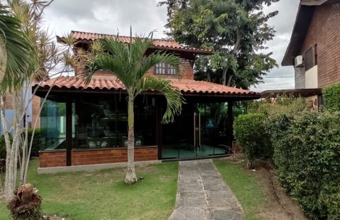 Casa em condomínio