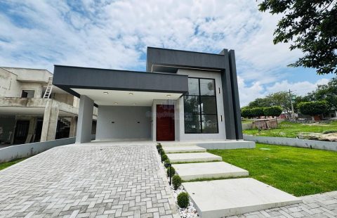 Casa em Condomínio