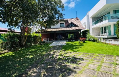 Casa em Condomínio